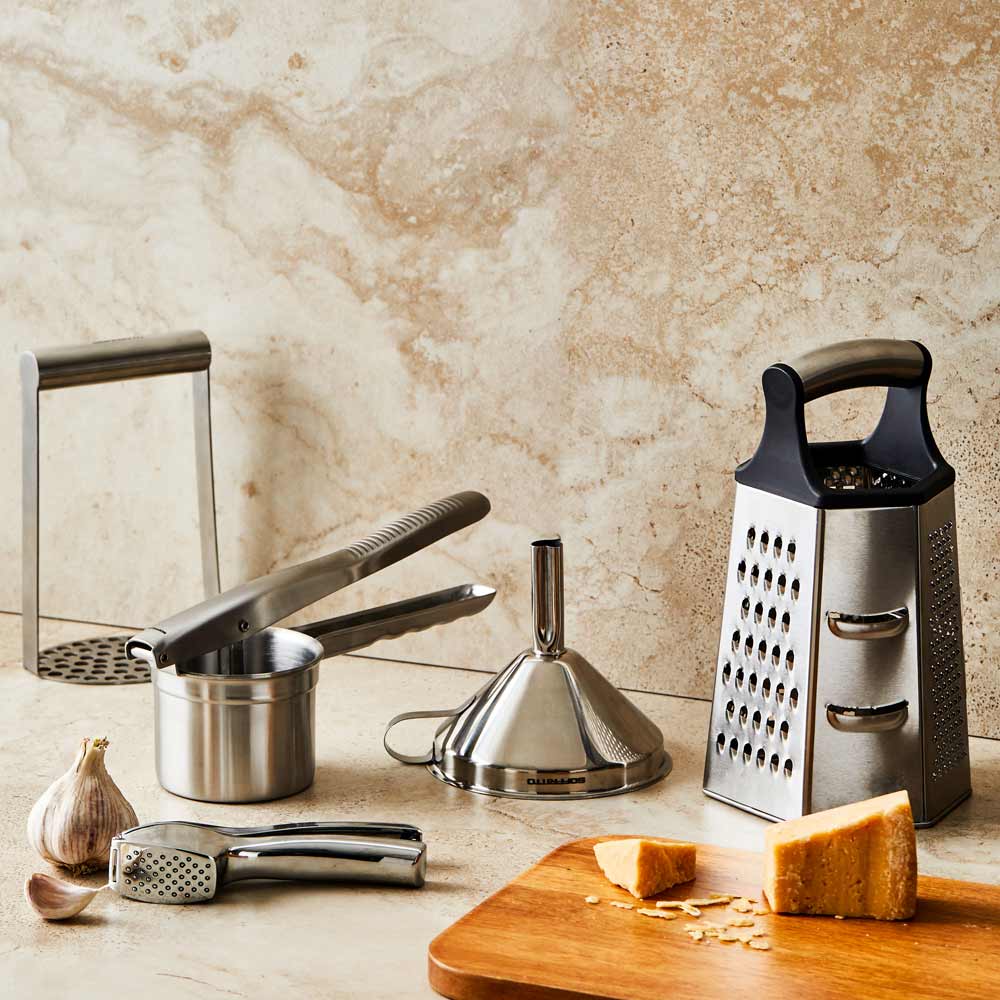 Soffritto A Series Stainless Steel Funnel with Strainer