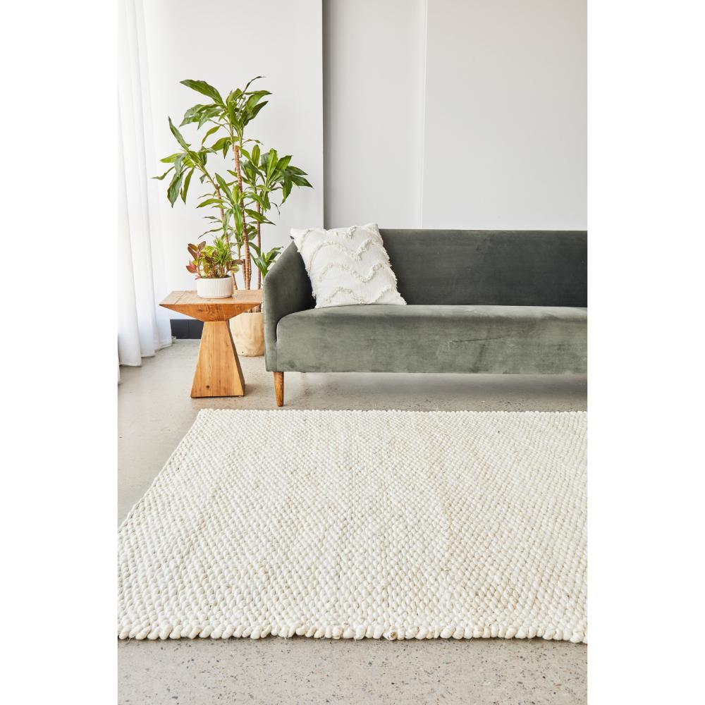 Cream white Jute Hampton Rug with lounge and side table - MyHouse