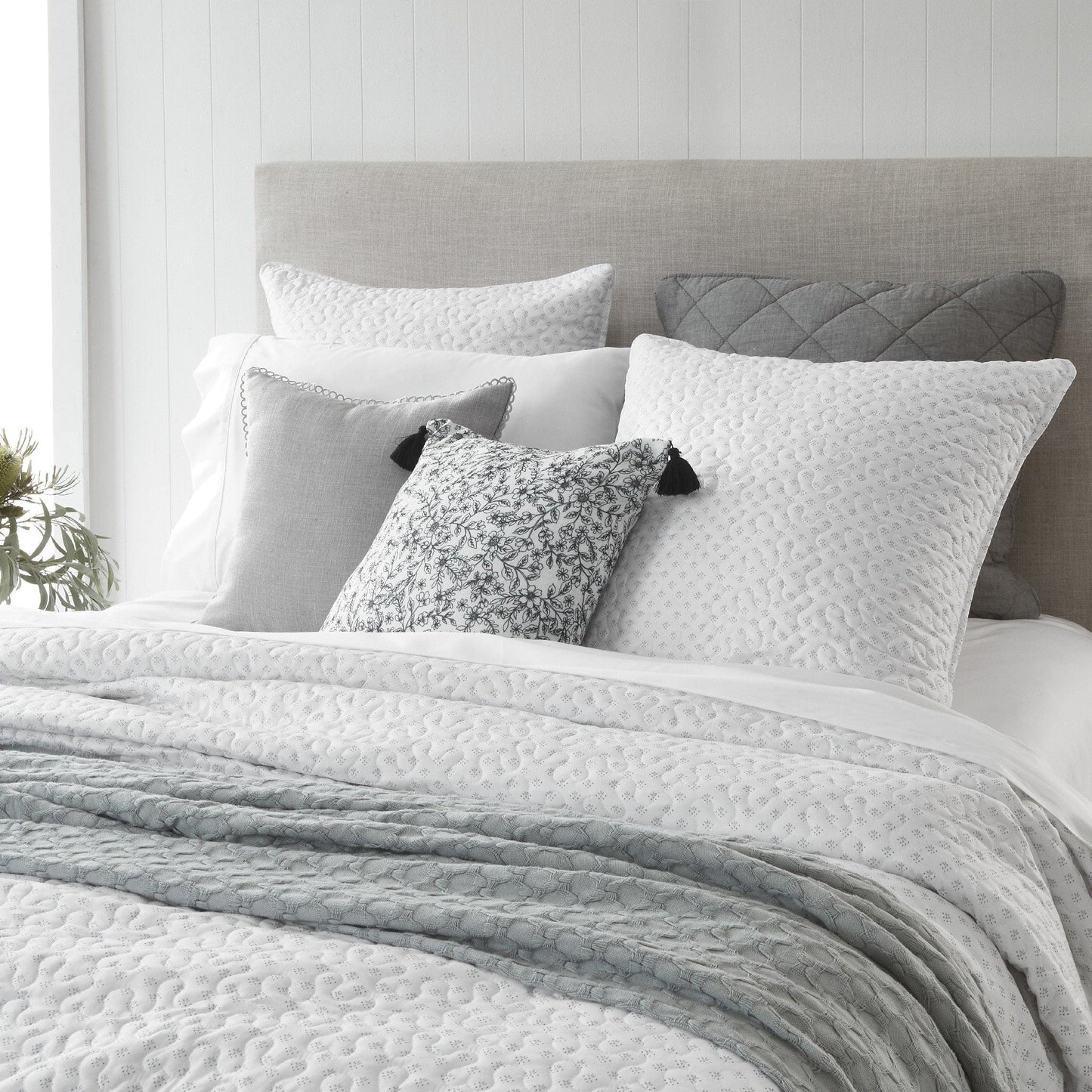 Aja Coverlet Queen/King