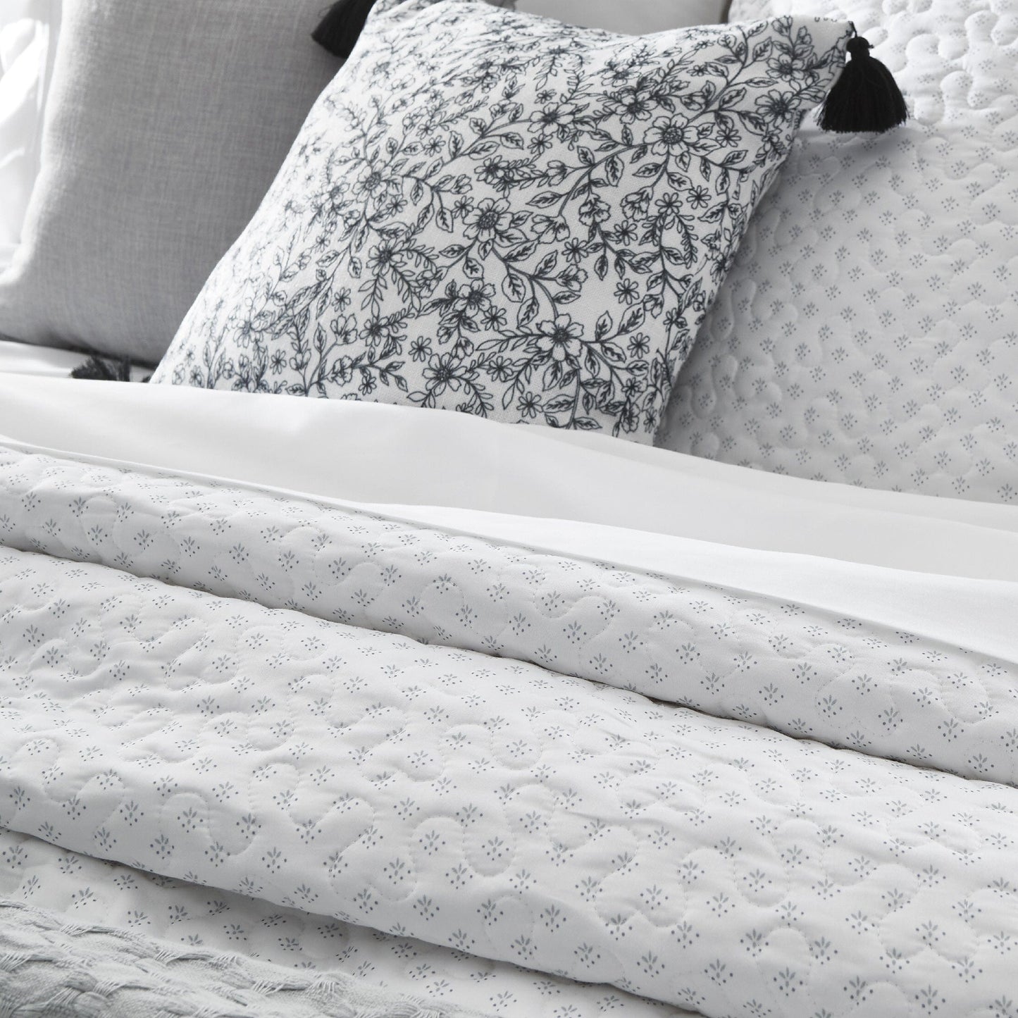 Aja Coverlet Queen/King