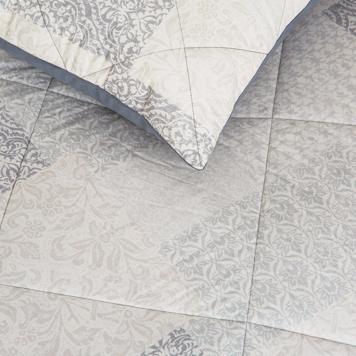 Nova Coverlet
