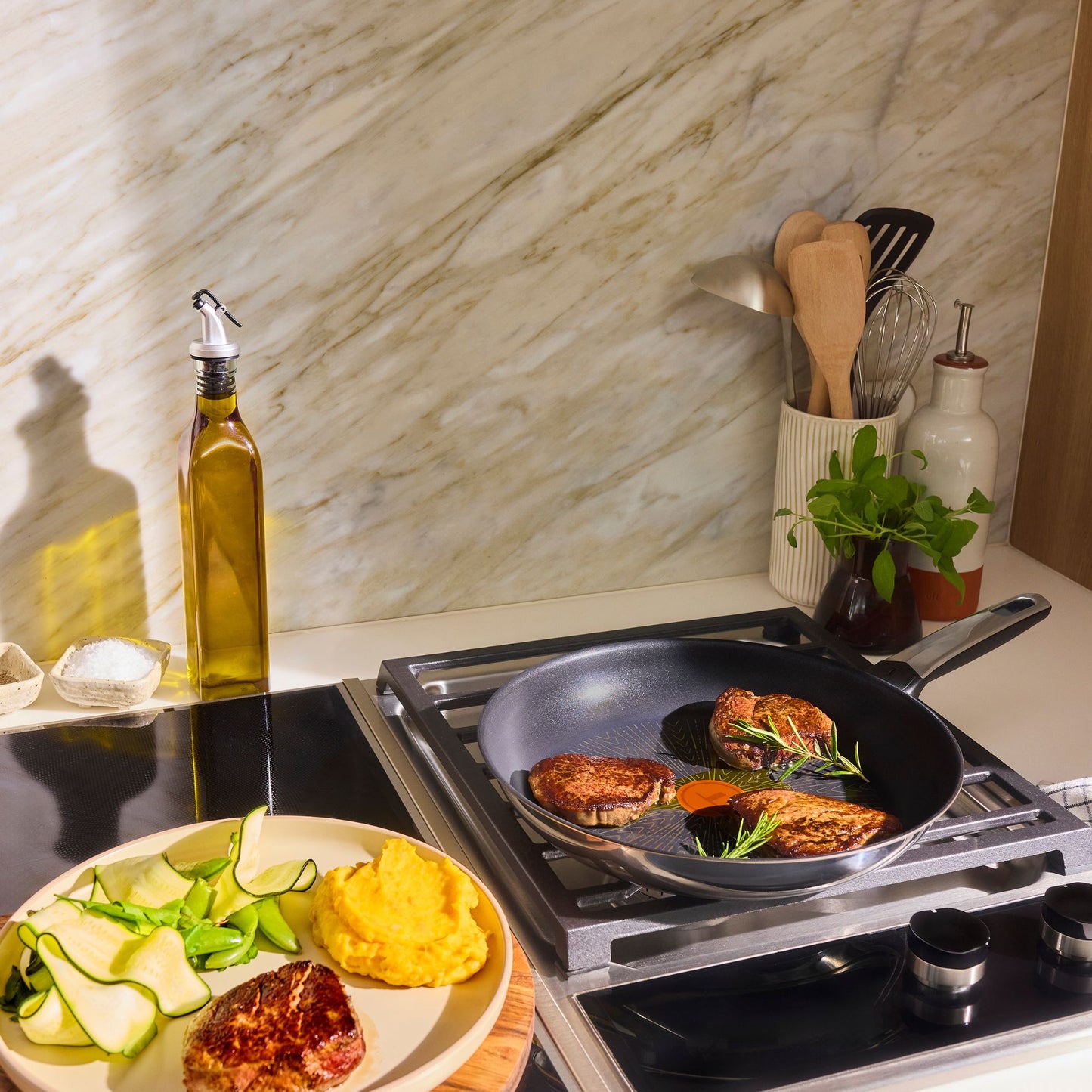 Tefal Emotion+ Flavors Induction Stainless Steel Oil Concentrating Non-Stick Frypan 24cm