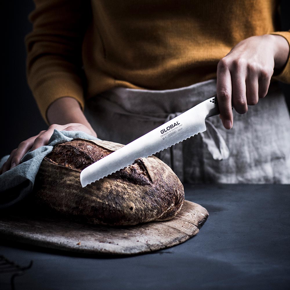 Global Bread Knife 22cm G-9