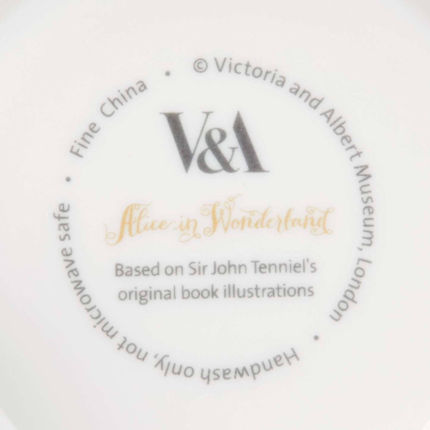 Mikasa x V&A Alice in Wonderland Can Mug 350ml