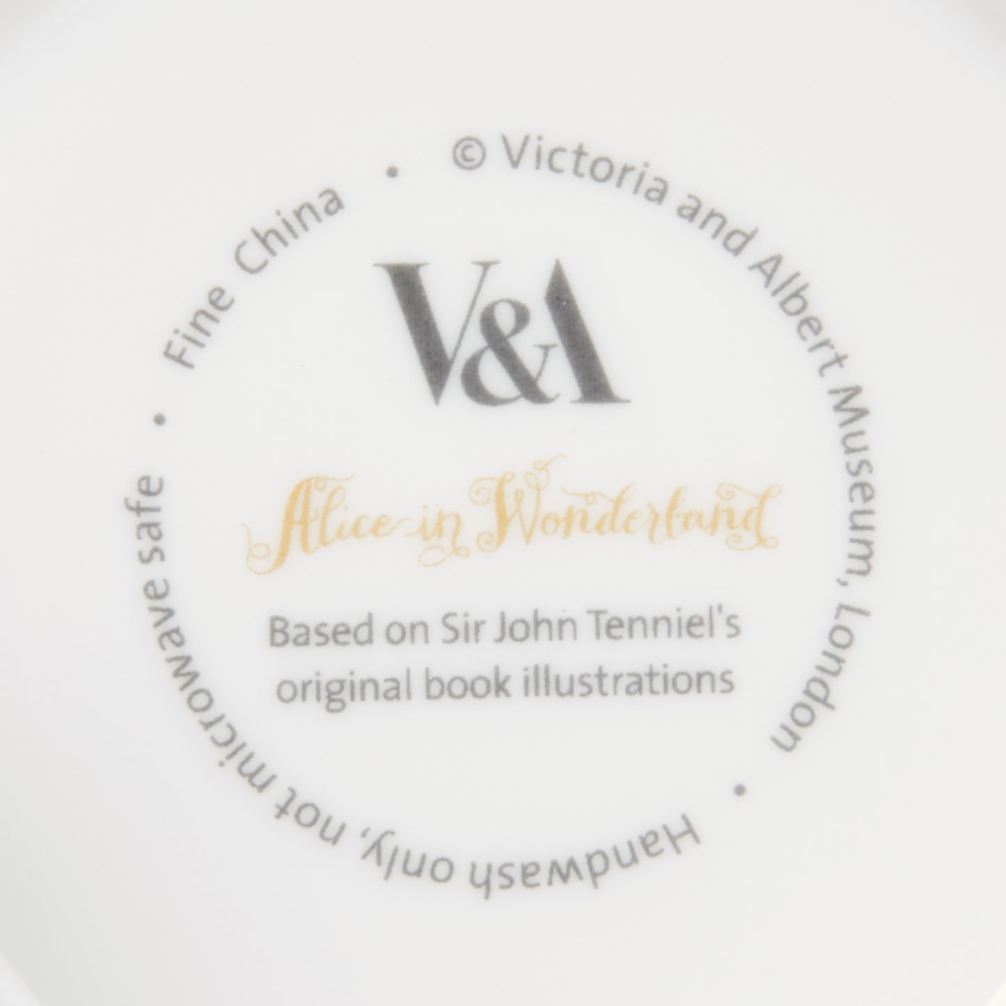 Mikasa x V&A Alice in Wonderland Can Mug 350ml