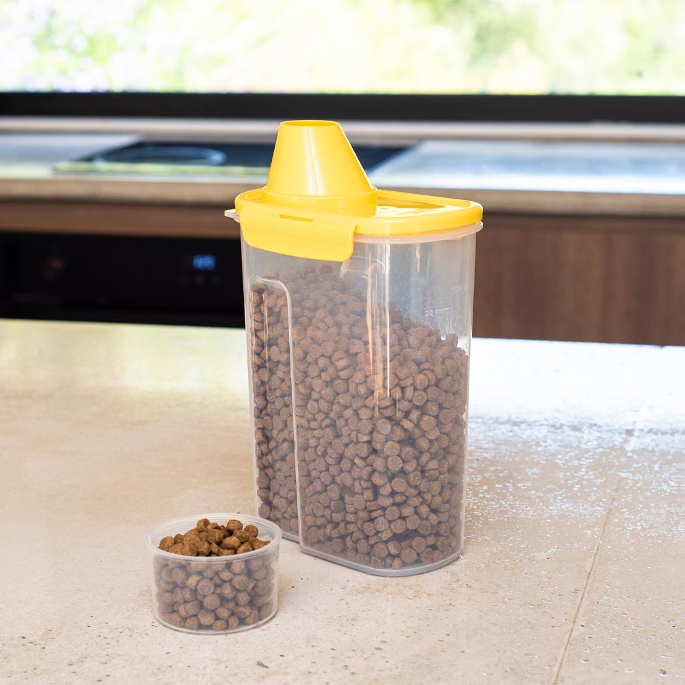 Lock & Lock Pet Food Storage With Easy Pour Container