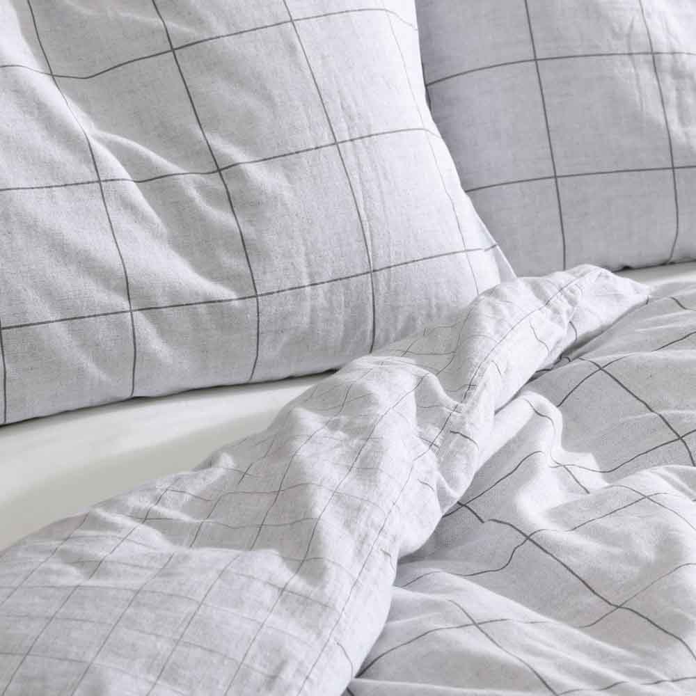 Kenneth Cole Holden Grid Quilt Cover Set