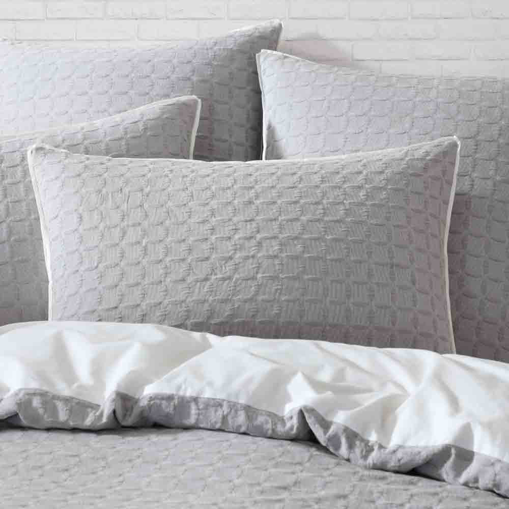 Platinum Collection Flo Quilt Cover Set