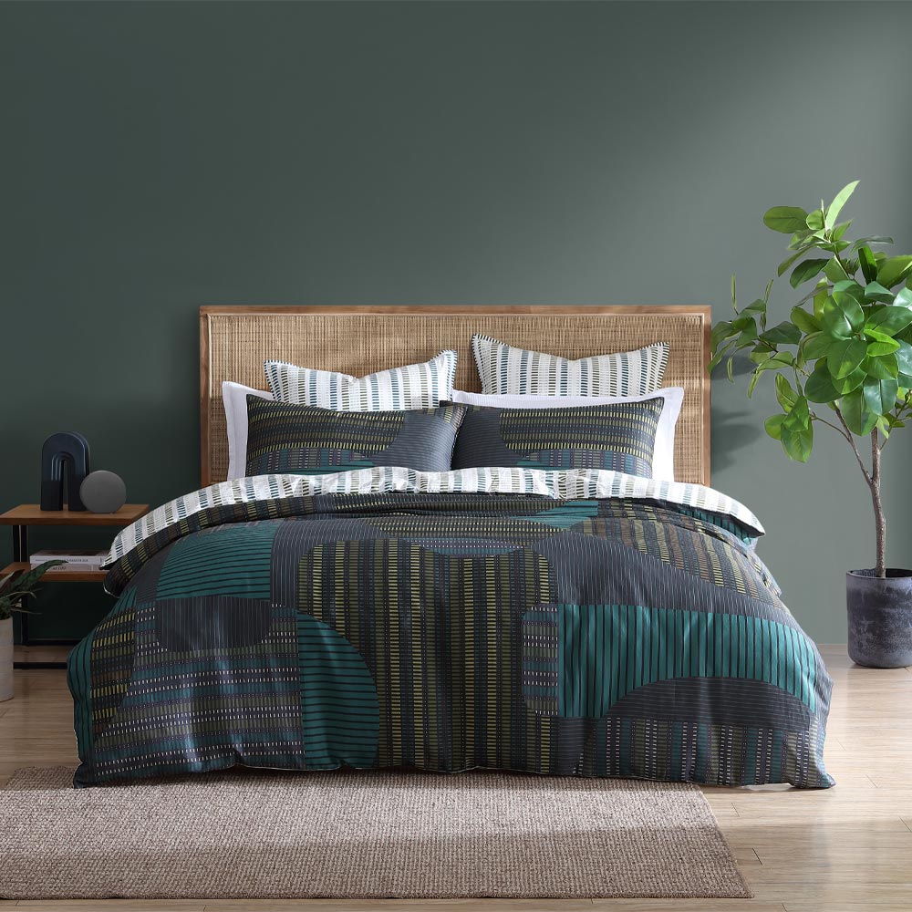 Logan & Mason Hemsworth Charcoal Quilt Cover Set