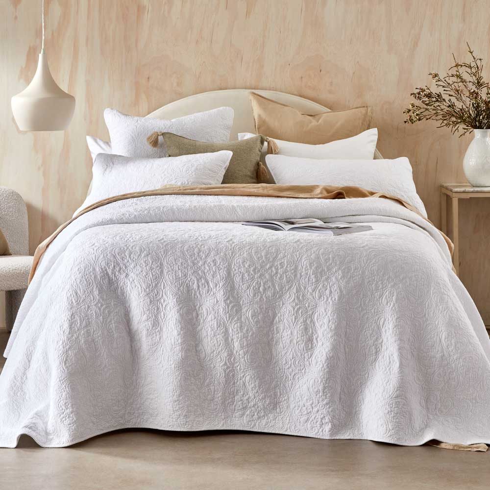 Moira Coverlet Set