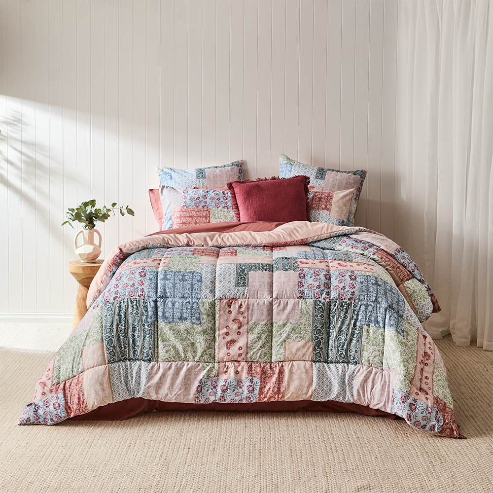 Adorn Living Yolanda Comforter Set