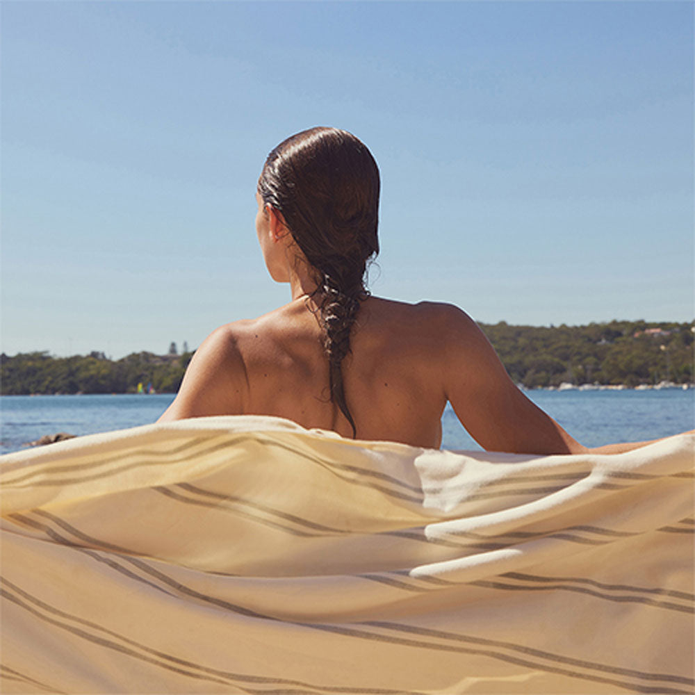 SUNNYLiFE Fouta Beach Towel