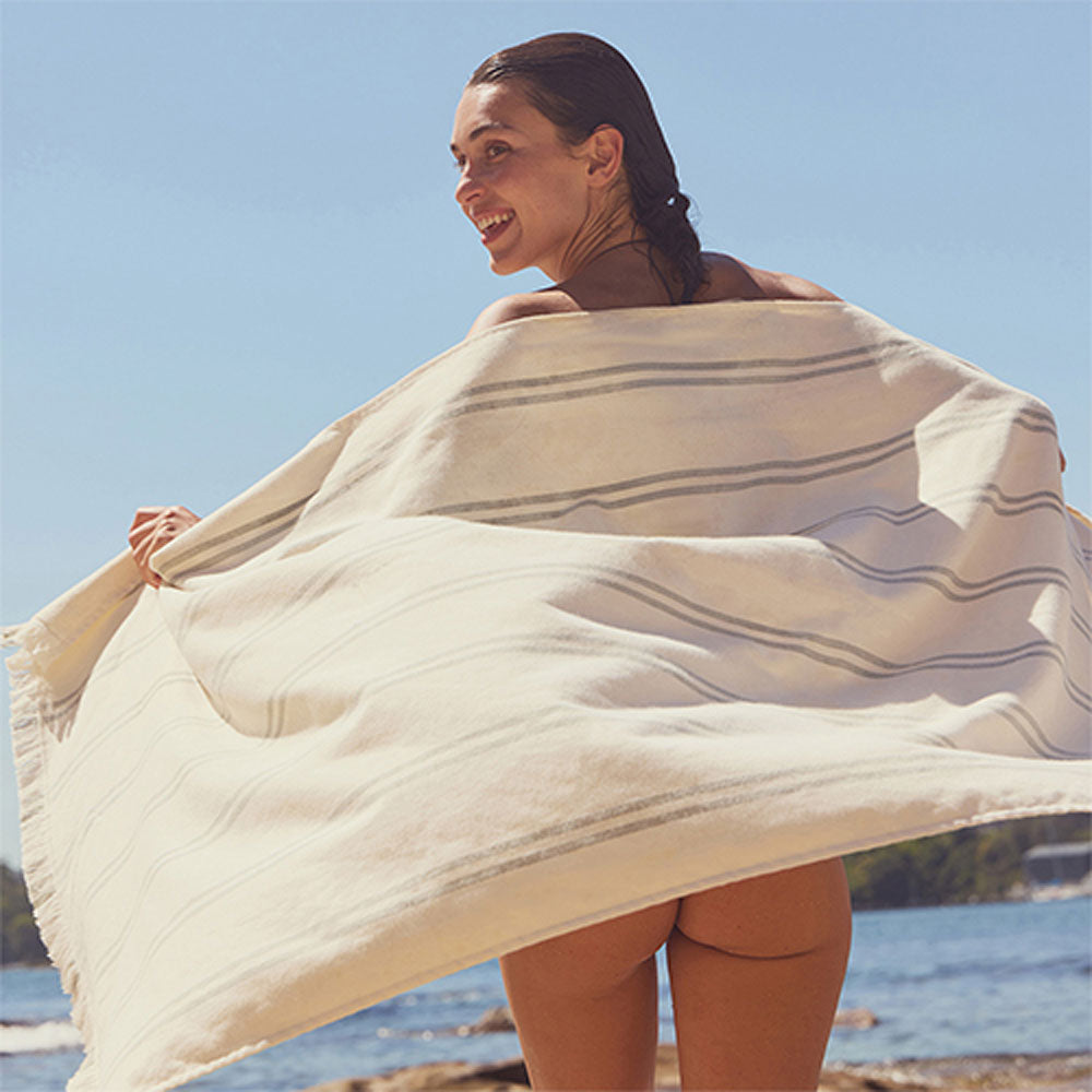 SUNNYLiFE Fouta Beach Towel