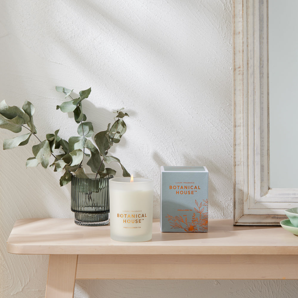 Botanical House Candle Freesia & Green Tea