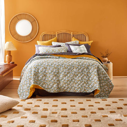 Daisy Coverlet Set