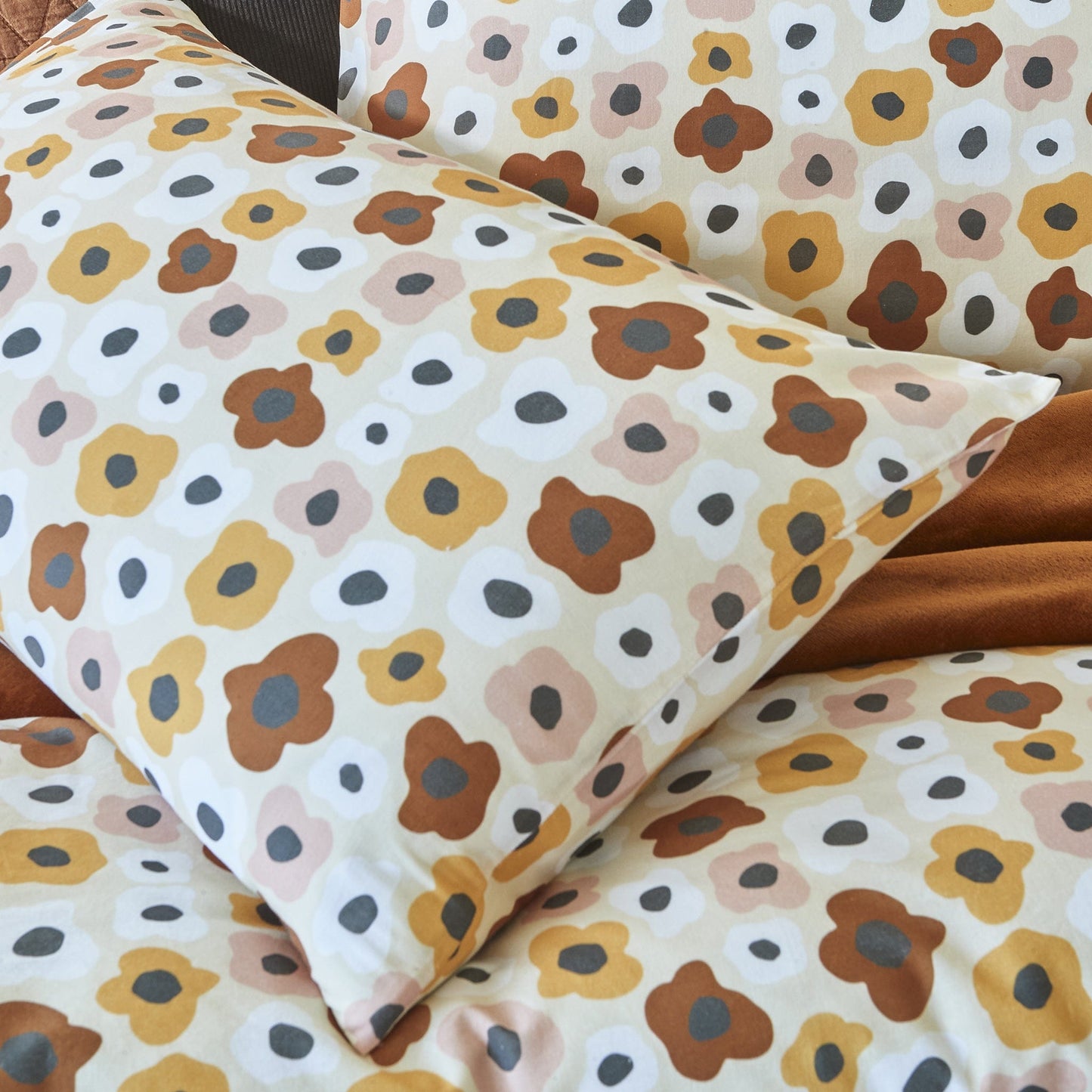 Alex Liddy Daisy Quilt Cover Double